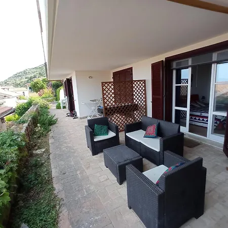 Incantevole Con Veranda Hébergement de vacances